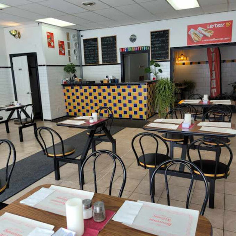 Restaurant Shawinigan Smoked Meat - American, Poutine Restaurants in Montreal