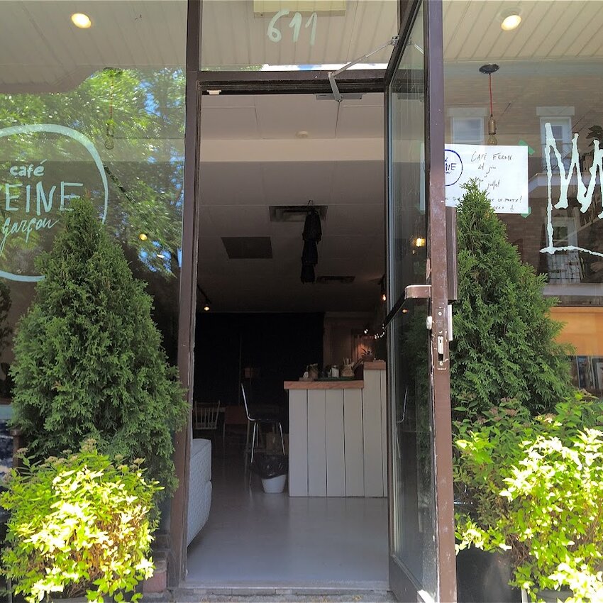 Caf&eacute; Reine Gar&ccedil;on - Pastries, BBQ Restaurants Near: H2V4E4