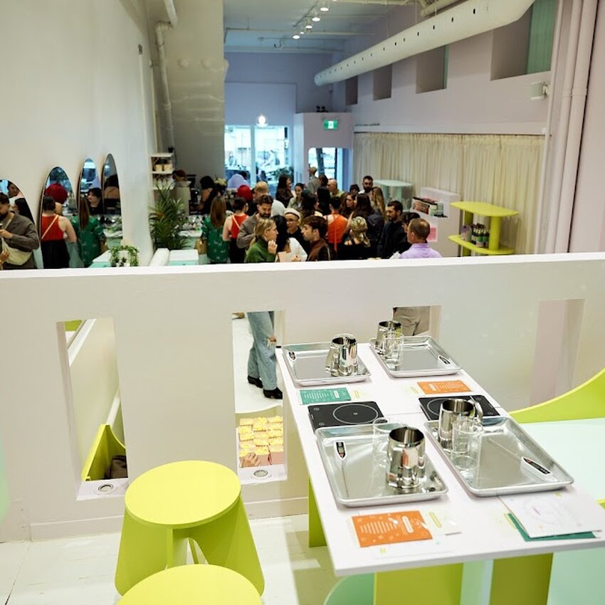 Caf&eacute; Moonday - Montreal Ice Cream, Caf&eacute;s Open Sunday Restaurants