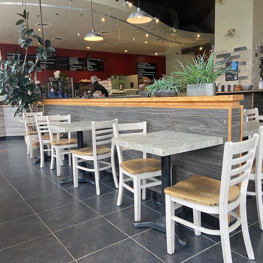 Caf&eacute; Bistro - Restaurants Caf&eacute;s pr&egrave;s de: H2V4E3