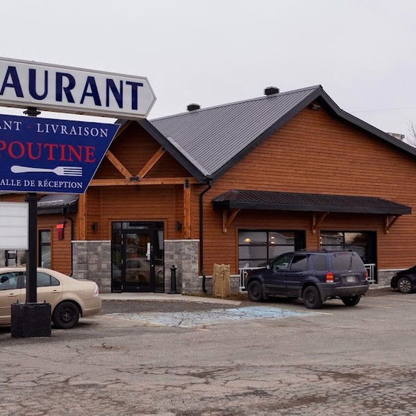 Max Poutine - Restaurants près de: G6P1R6