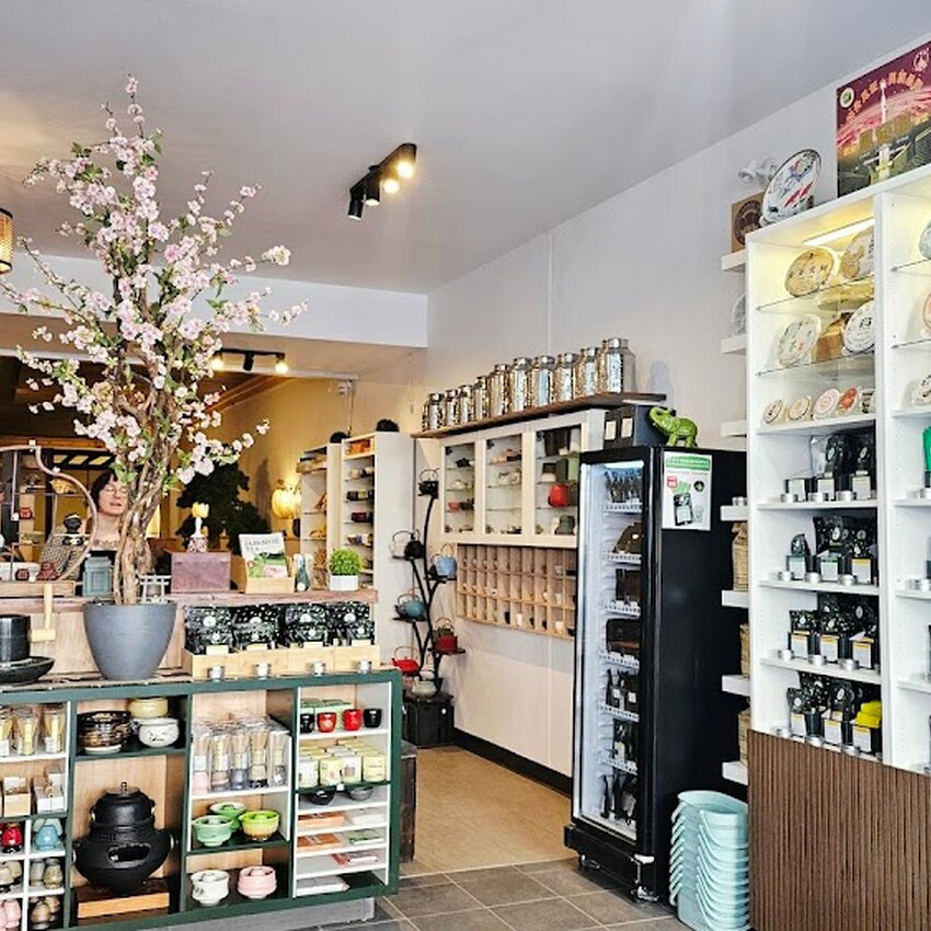 Charyū par Th&eacute;s Guru - Tea, Middle Eastern Restaurants in Montreal