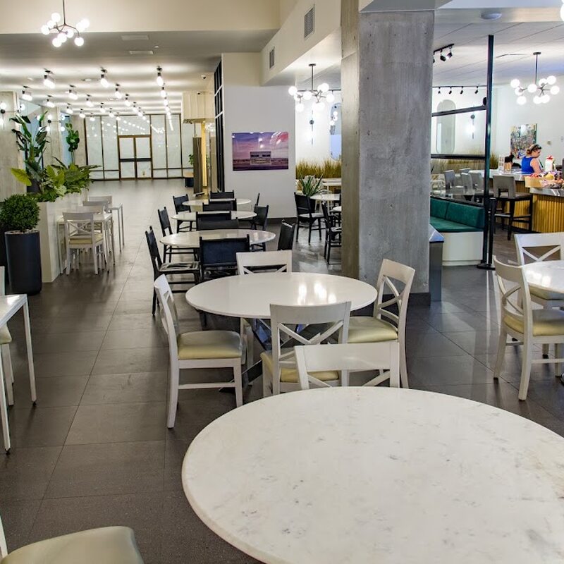 Café 555 MIDTOWN - Restaurants in Montreal