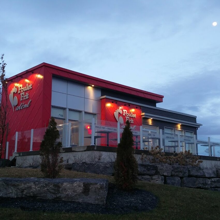 Poulet Frit Id&eacute;al -  Restaurants Near: G6B1H7