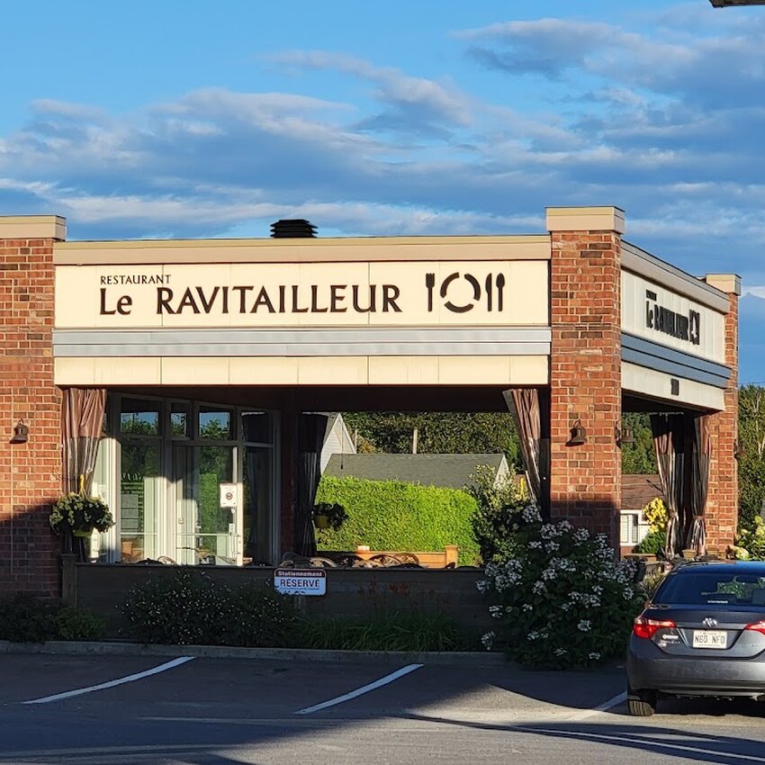 Restaurant Le Ravitailleur - Montreal Restaurants