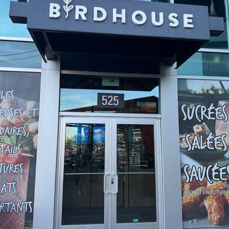 Birdhouse Wingerie & Bar - Resto-Bars, Pubs Restaurants in Laval