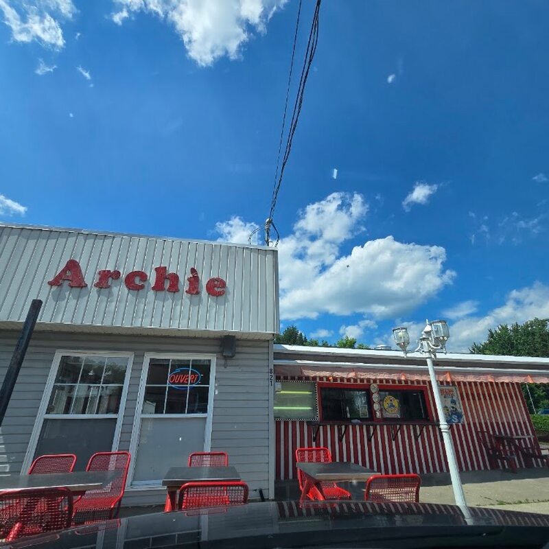 Casse-croute Chez Archie - Poutine, Grilled Cheese Restaurants in Montreal