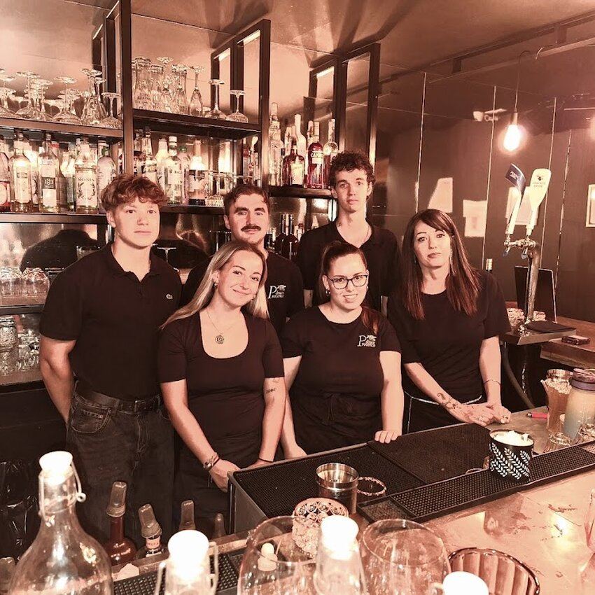 Bistro Douce Provence - Restaurants pr&egrave;s de: J3V5J2