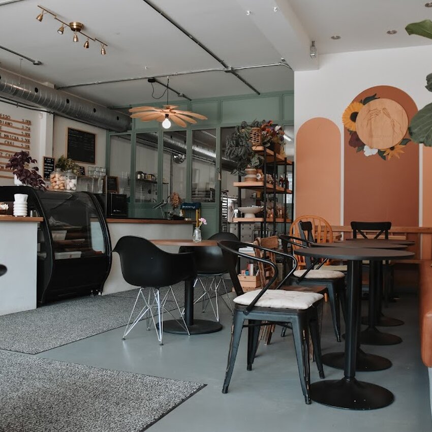 Atelier Lune - Restaurants pr&egrave;s de: J7R4K3