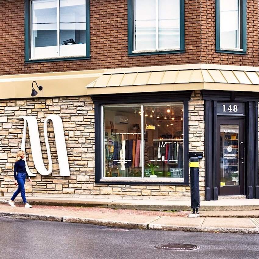 Les Minettes - Pastries, Fried Chicken Restaurants in Montreal