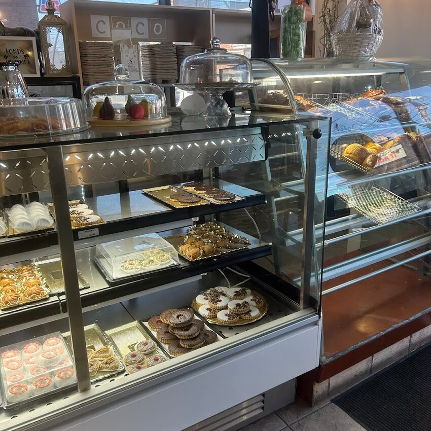 Boulangerie - p&acirc;tisserie Les 2 bl&eacute;s - Pastries, Fried Chicken Restaurants in Montreal
