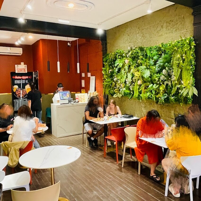 Instacrispy Bubble Tea - Bubble Tea, Poutine, Bagels Restaurants Near: H4E4H2