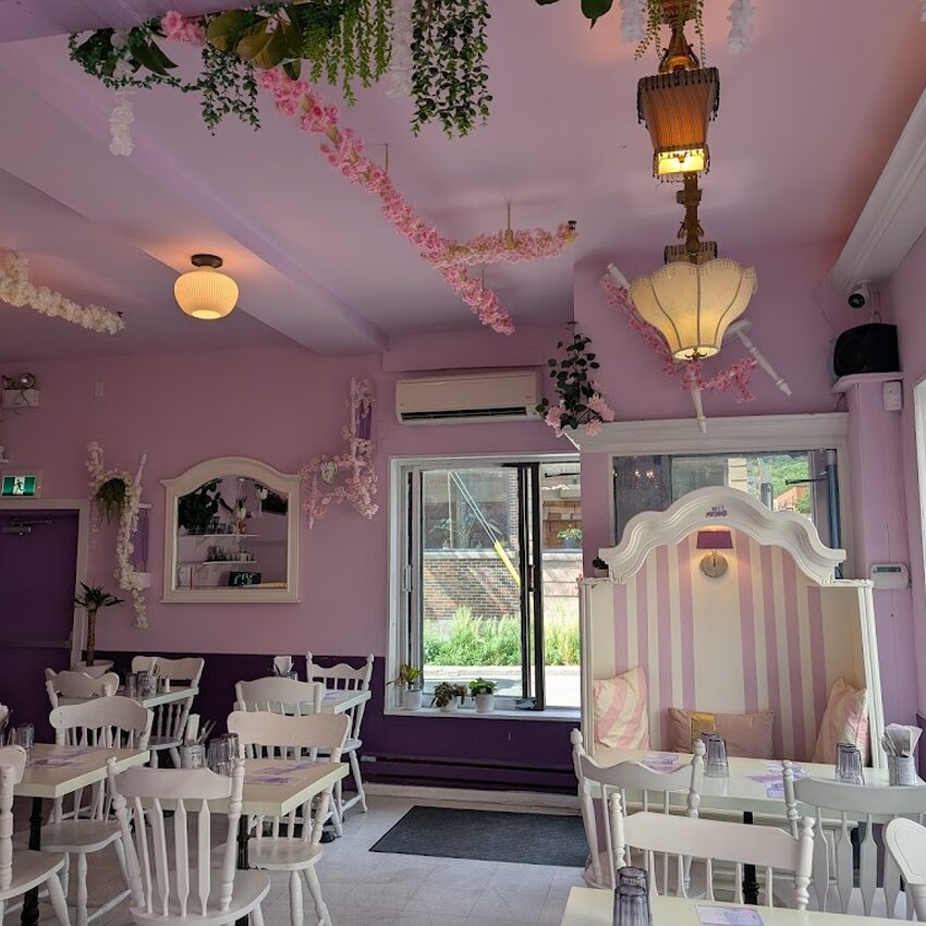 Le 30 F&eacute;vrier - Desserts & Sweets Restaurants Near: H2V4E3