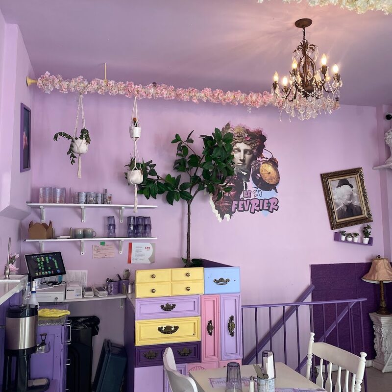 Le 30 Février - Breakfast, Poutine Brunch Restaurants in Mile-End