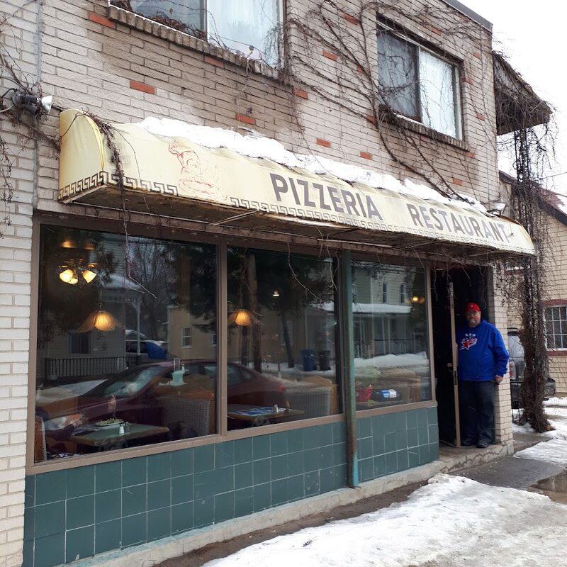 Restaurant Les Deux Frères - Restaurants in Montreal