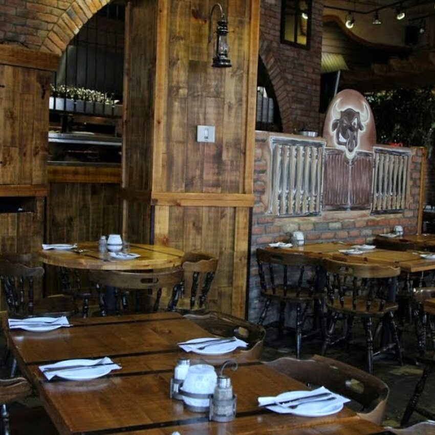 Bullseye Bar & Steak House Restaurant