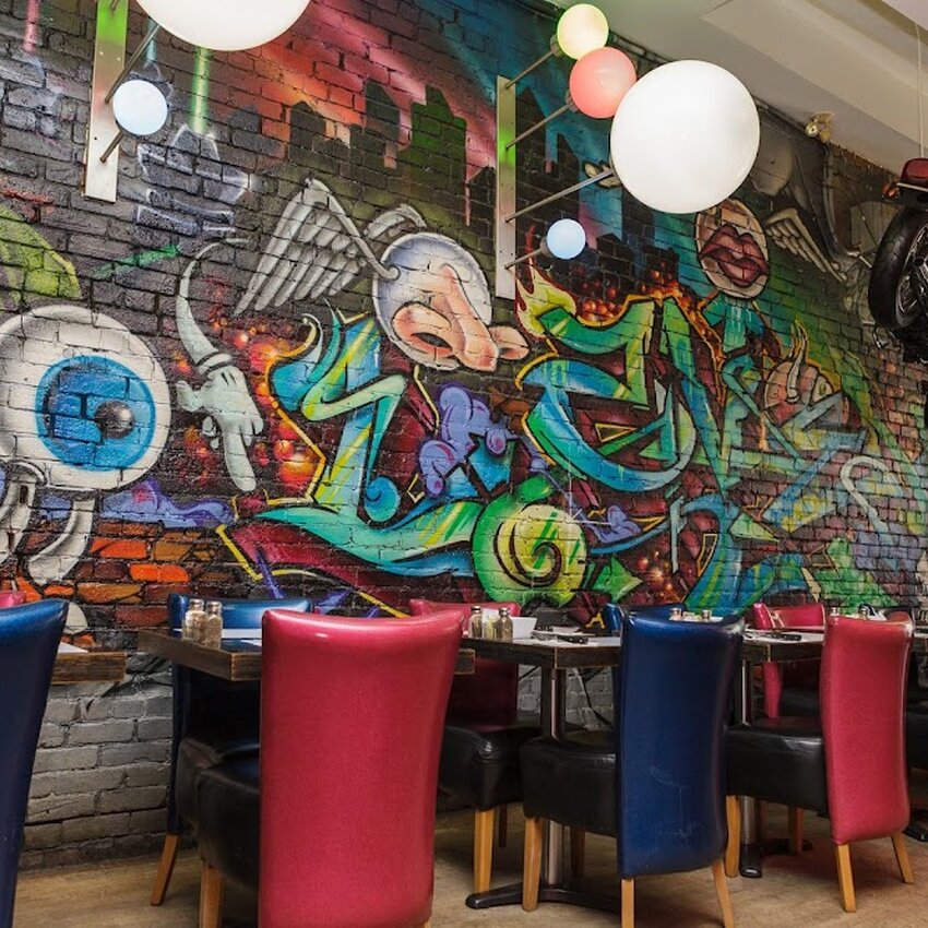 Restaurant L'Avenue - Afghan, Poutine, Breakfast Restaurants Near: H2V4E4