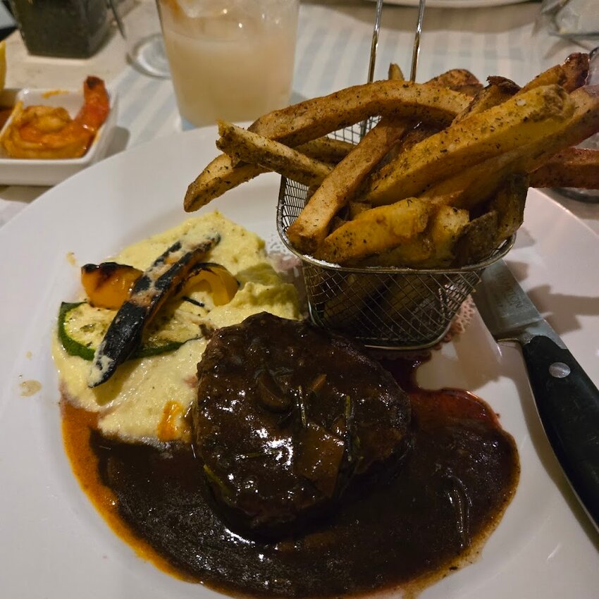 Bistro Le Picollo Restaurant