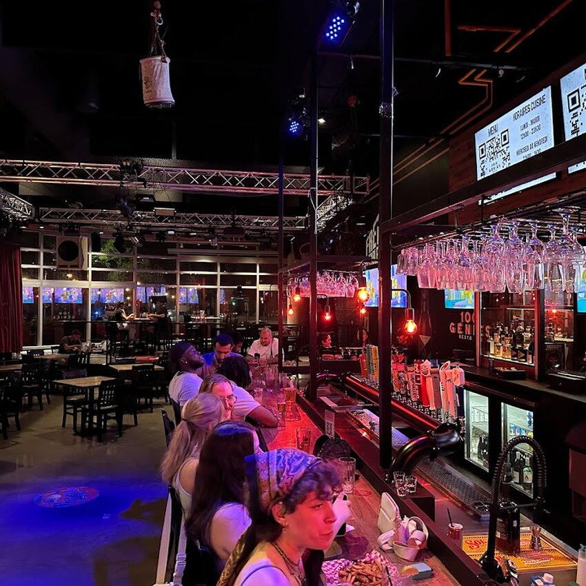 Resto-Pub 100 G&eacute;nies - Restaurants pr&egrave;s de: H3J2L7