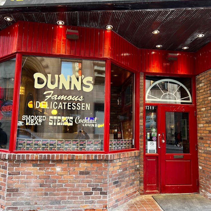 Dunn's Famous - Restaurants près de: H4P2H5