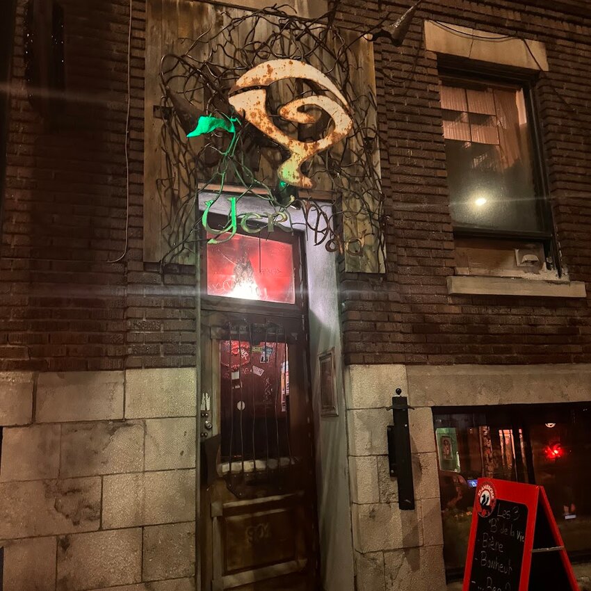 Yer'Mad Bistro Bar - Restaurants près de: H2L3J4