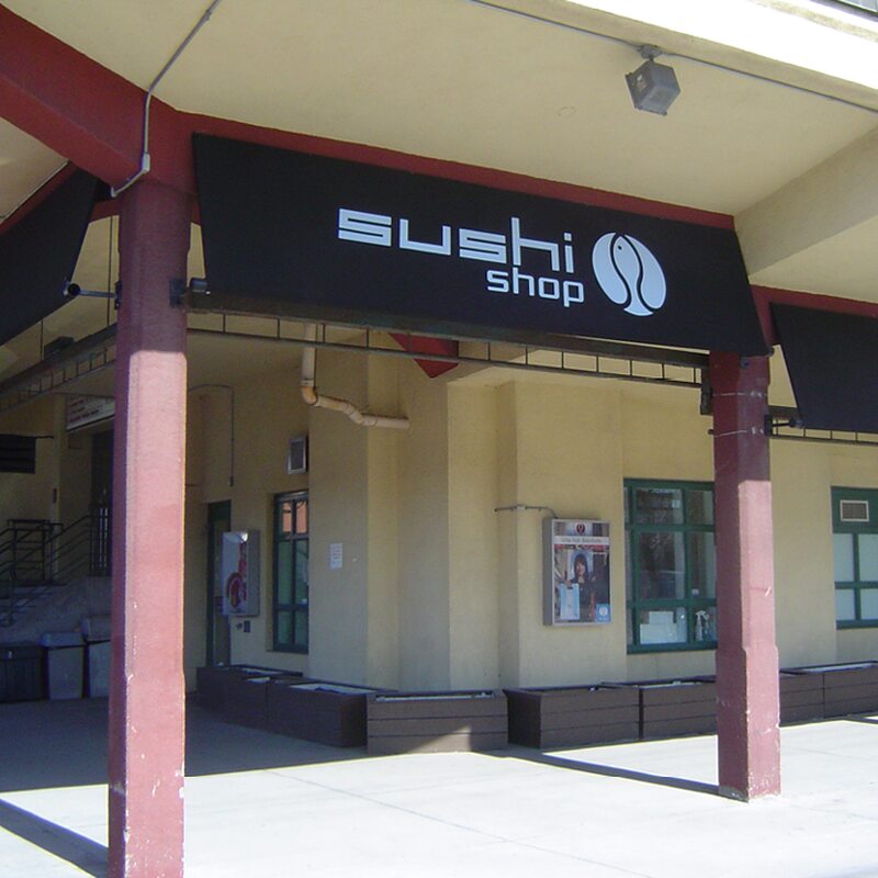 Sushi Shop - Restaurants près de: H3K1J9