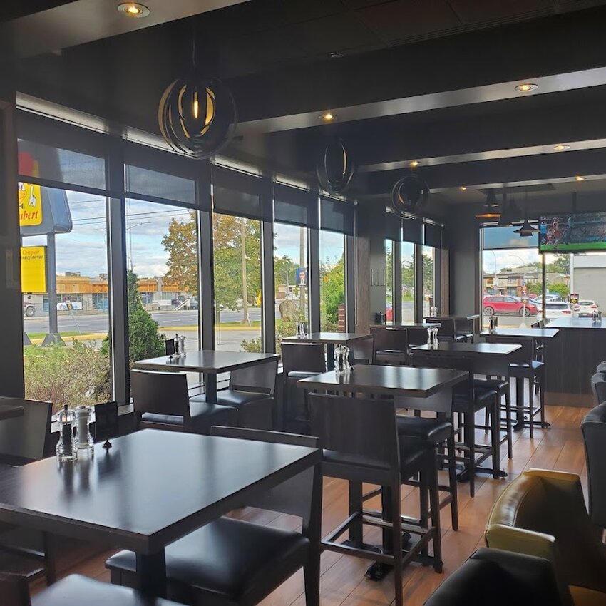 R&ocirc;tisserie St-Hubert - Restaurants pr&egrave;s de: J6K3A3