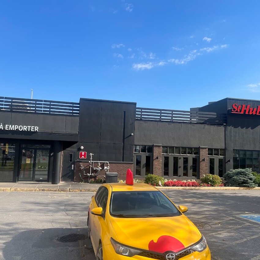 R&ocirc;tisserie St-Hubert -  Restaurants Near: H7S1M9