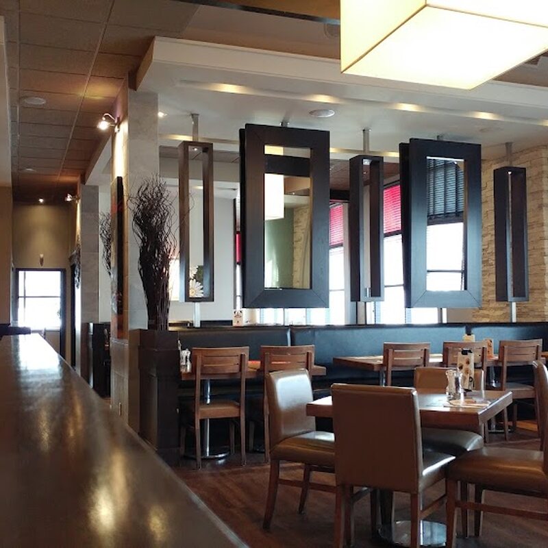 Rôtisserie St-Hubert - Poutine, Chicken Wings Restaurants in Montreal