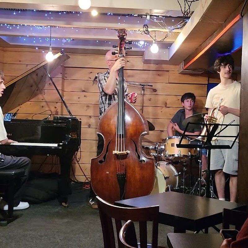 Diese Onze Jazz Bar - Restaurants Tapas, Espagnols de Montréal