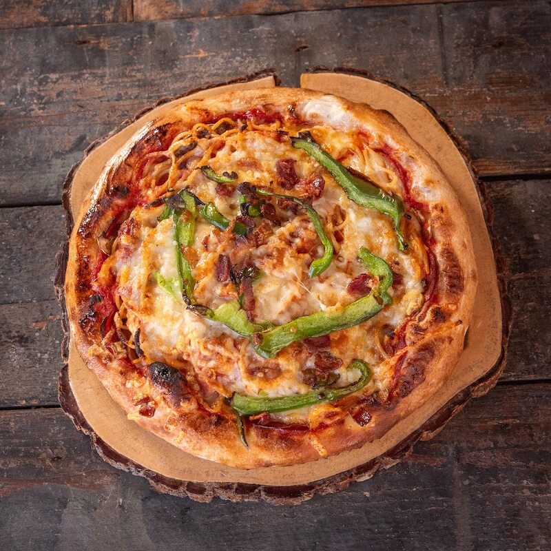 Rôtisseries Highway Pizza - Cafés, Poutine, Tea Restaurants in Montreal