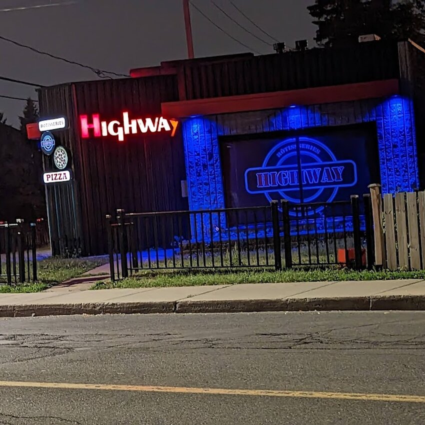 R&ocirc;tisseries Highway Pizza - Restaurants Livraison Vieux Longueuil