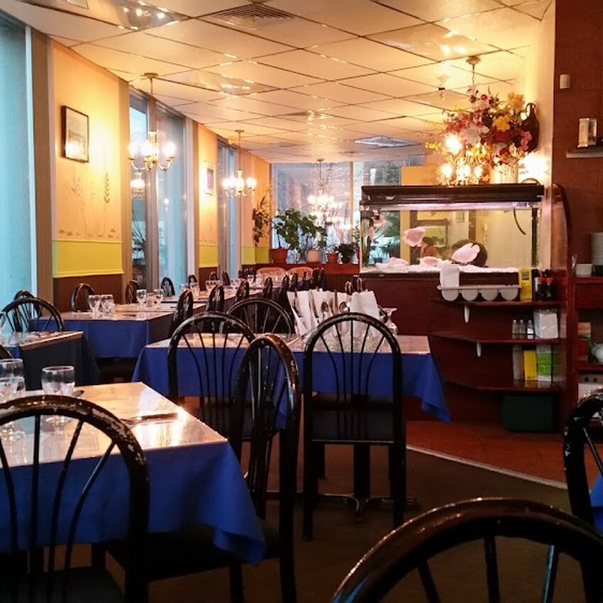 Chez Lien - Restaurants pr&egrave;s de: H7L1M2