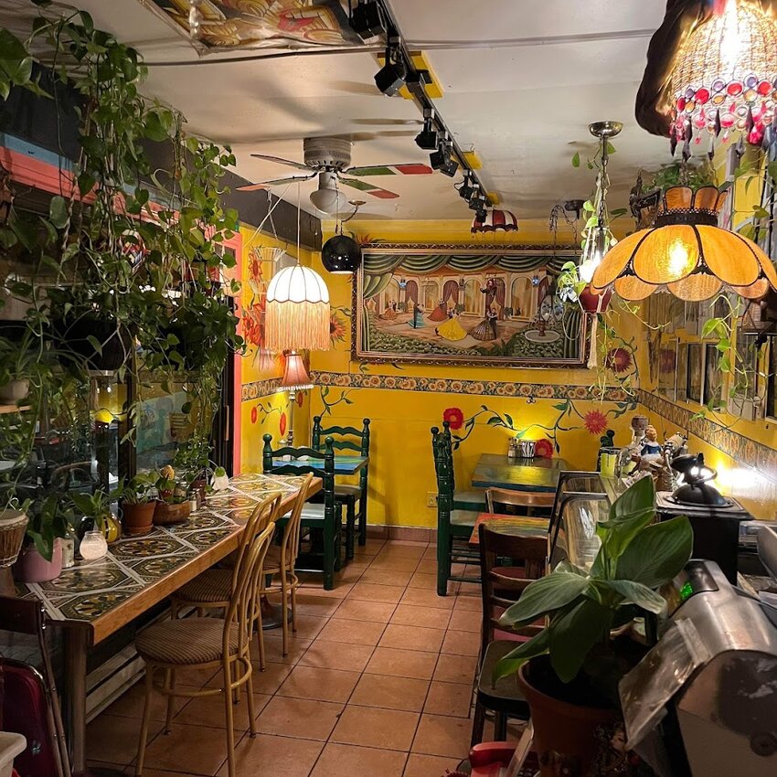 Chez José Café - Brunch Restaurants Near: H2V4E9