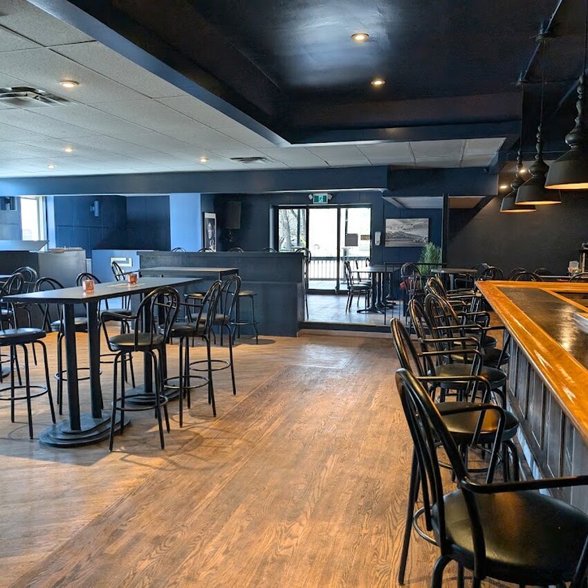 Le Transit Bistro Bar -  Restaurants Near: J7K3B4