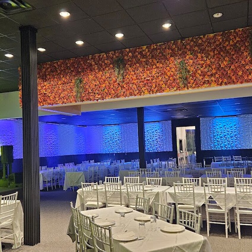 Cheval Royal - Restaurants Stationnement disponible Ouverts tard Montr&eacute;al