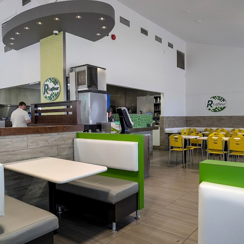 Restaurant Lafleur - Poutine in Pointe-Claire