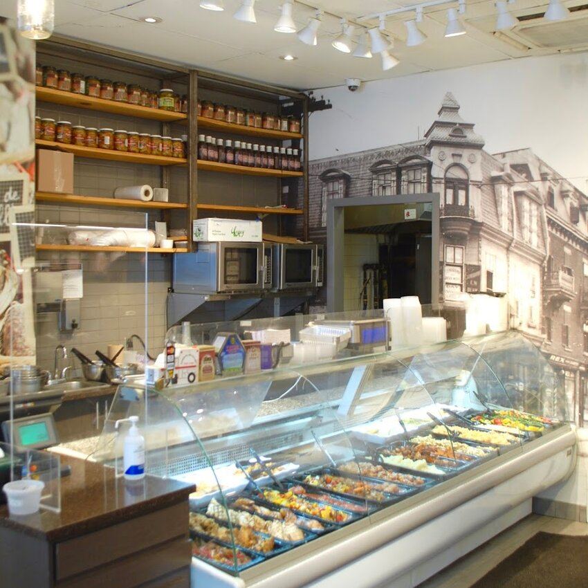 DELI 365 - Casse-Croute/Snack Bars, Poutine, Delis Restaurants Near: H2V4E7