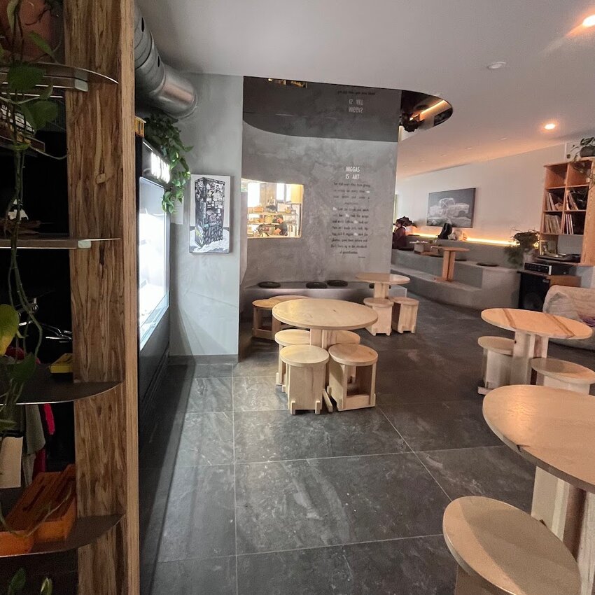 Pas de Problème Café - Restaurants Commande en ligne près de: H4C2E1