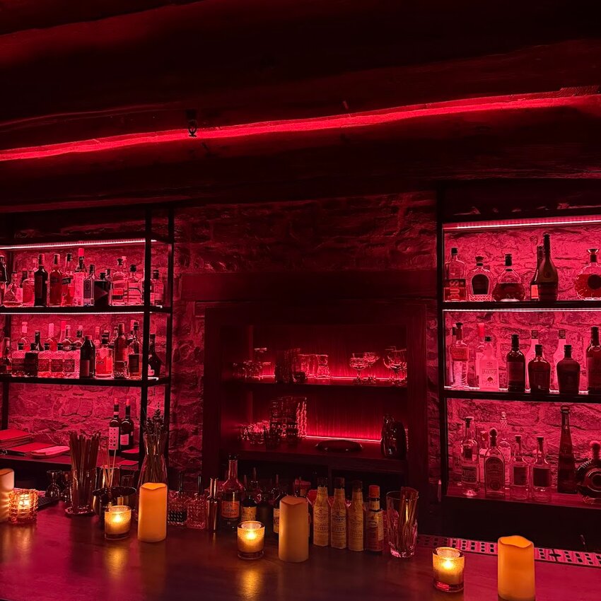 Speakeasy Le 404 Restaurant