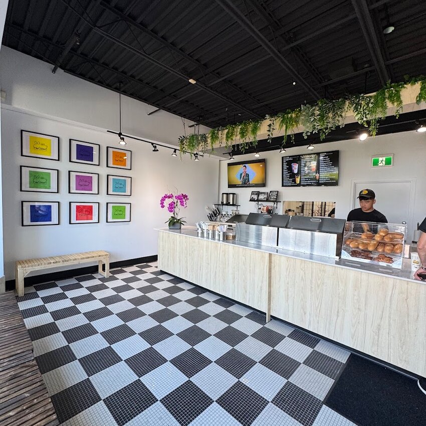 Banh Mi Hanoi - Bubble Tea, Persian Restaurants in Montreal