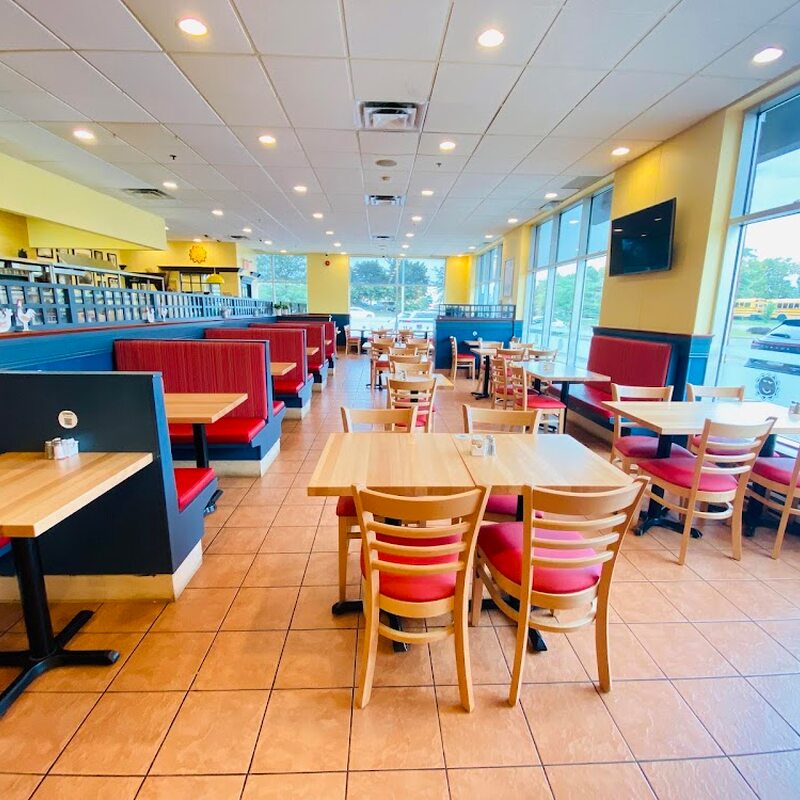Cora Déjeuners et dîners - Breakfast, Poutine, Tea Restaurants in Montreal