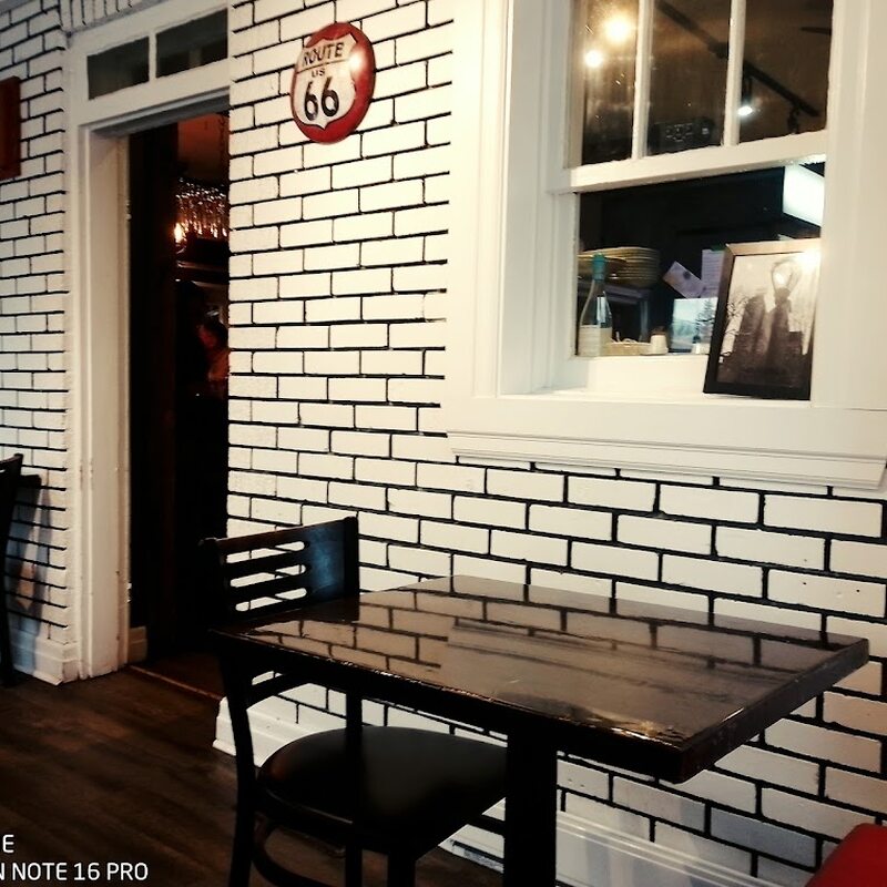 La Posta Café Bistro - Restaurants Commande en ligne de Salaberry-de-Valleyfield