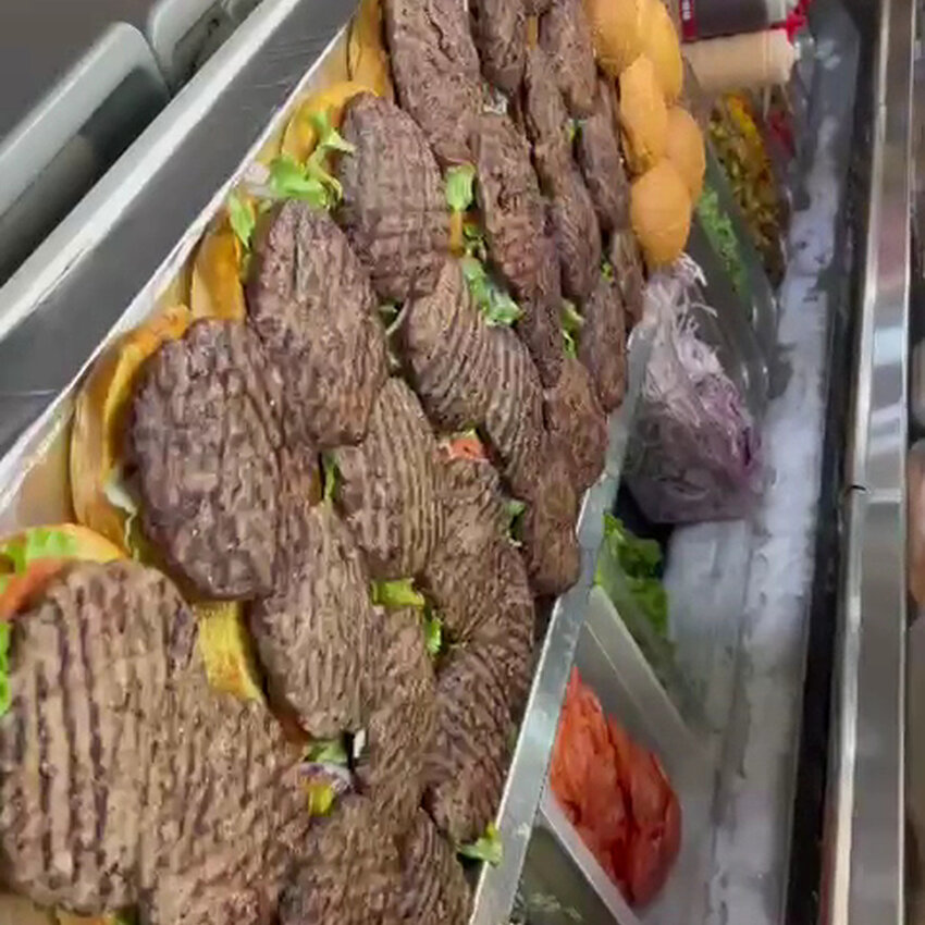 B12 Burger - Restaurants Commande en ligne pr&egrave;s de: J4V2J2