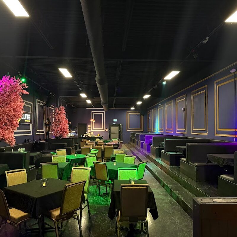 Luna Restaurant - Brunch, Delivery Restaurants in Montreal