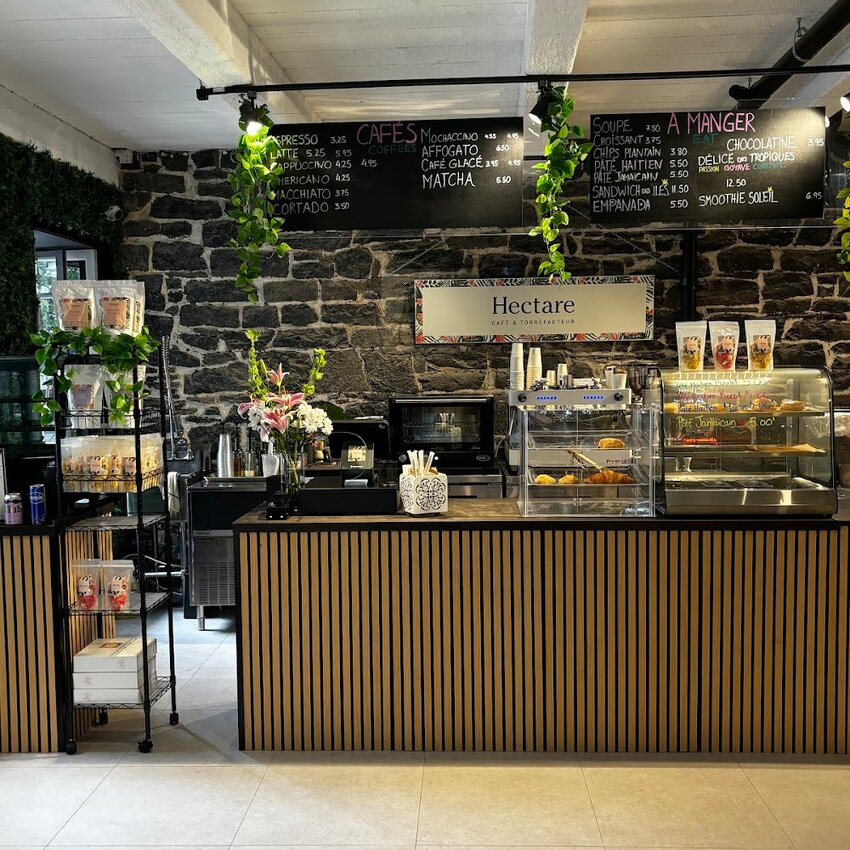 Hectare Caf&eacute; -  Restaurants Near: H2Y3T8