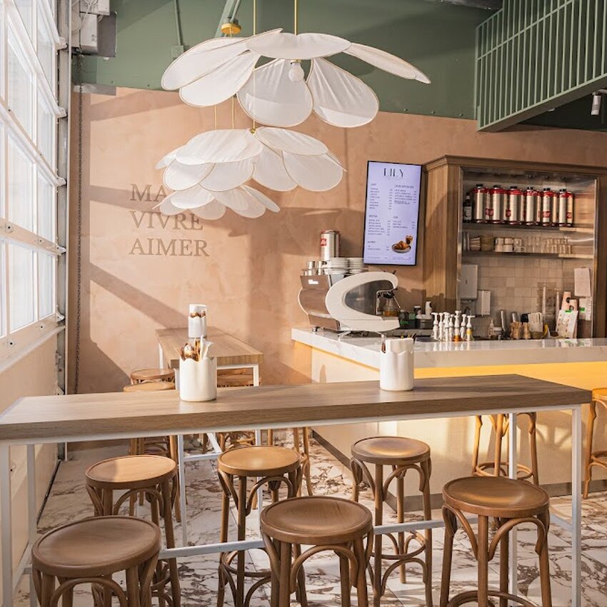 Lily - Manger Vivre Aimer - Takeout Available, Brunch Restaurants Near: H2M2P2