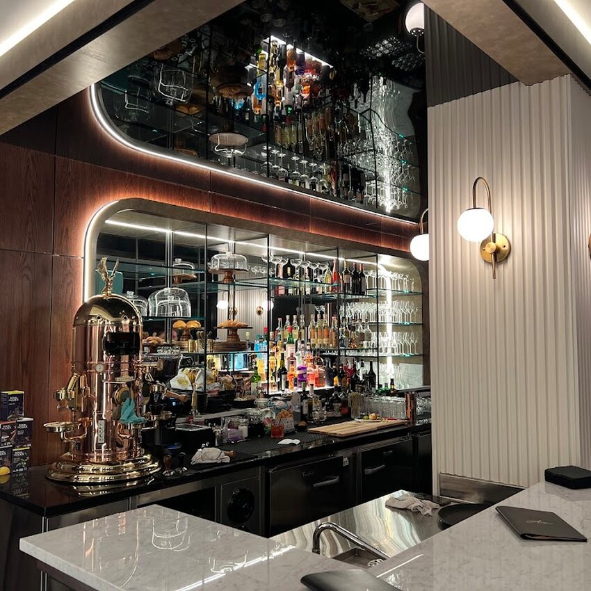 Ava - Espresso & Cocktails - Restaurants pr&egrave;s de: H3K1W6