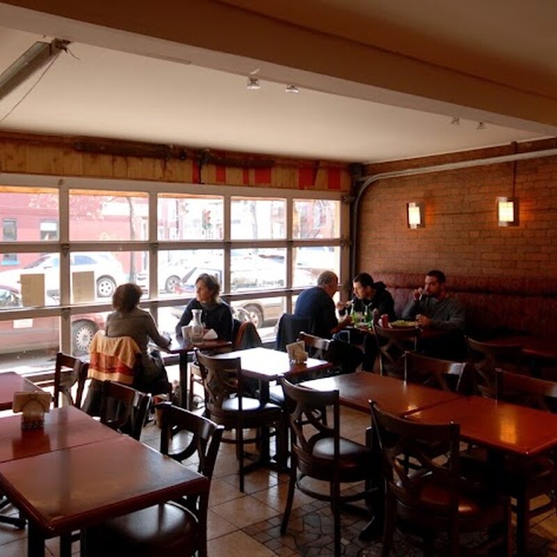 Barros Luco Montreal - Chilean Foods & Desserts - Restaurants près de Théâtre Saint-Denis - H2X 3K2