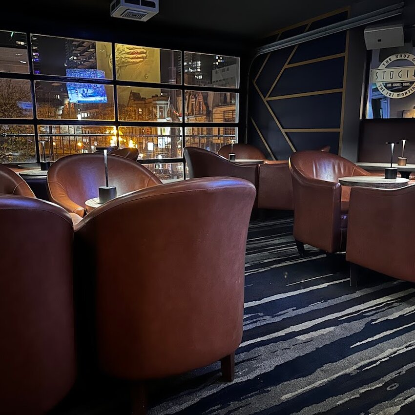 Stogies Cigar Lounge - Restaurants pr&egrave;s de: H3A1S8
